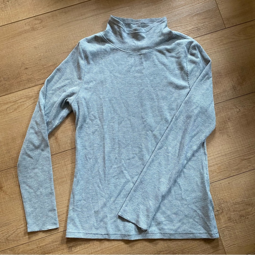 Universal Thread Good Co. Grey long sleeve turtleneck